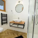Πανσιόν Maryna Bor