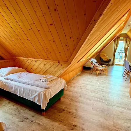 Maryna Bór Casa de hóspedes 3*